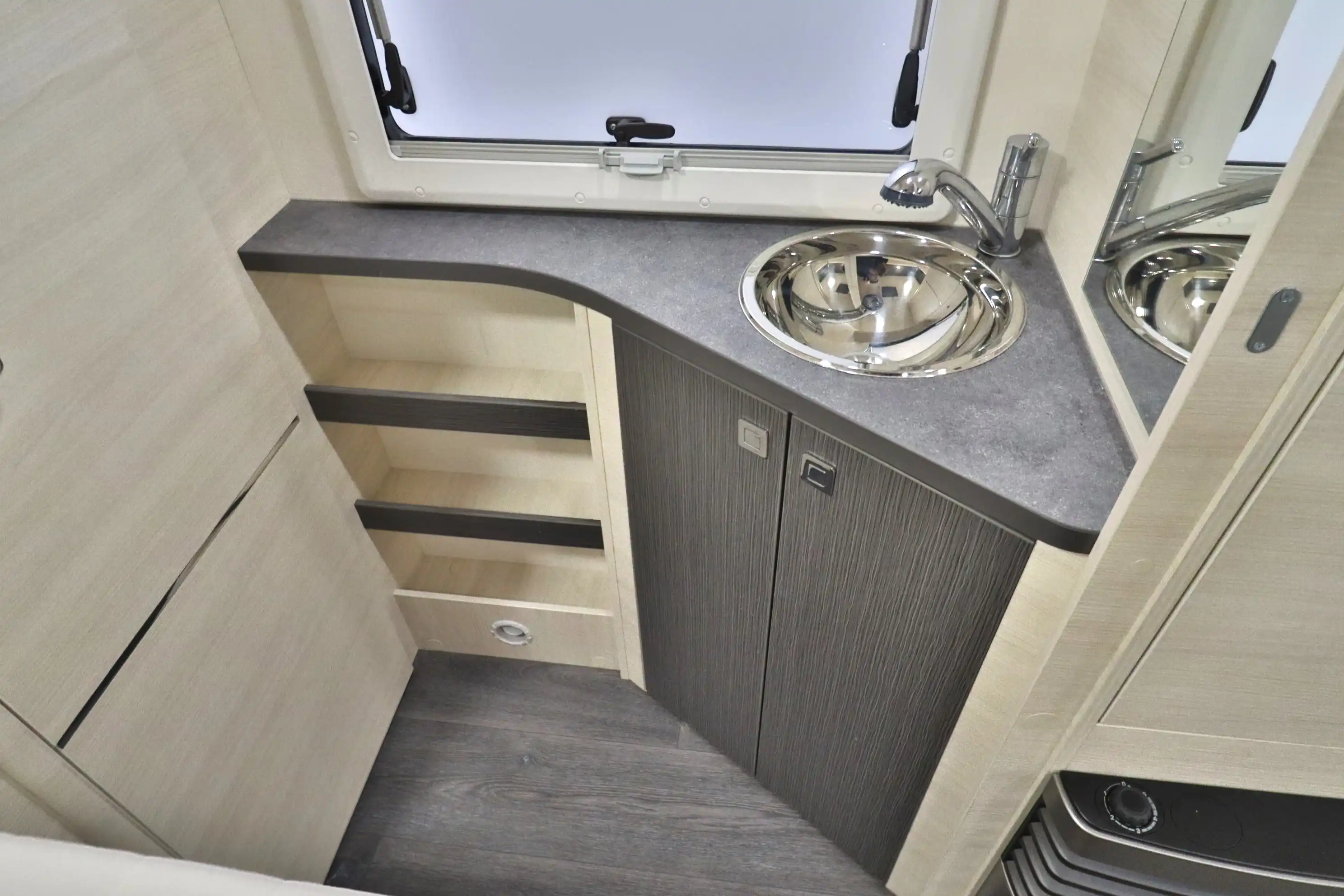 CARAVELAIR Artica 520